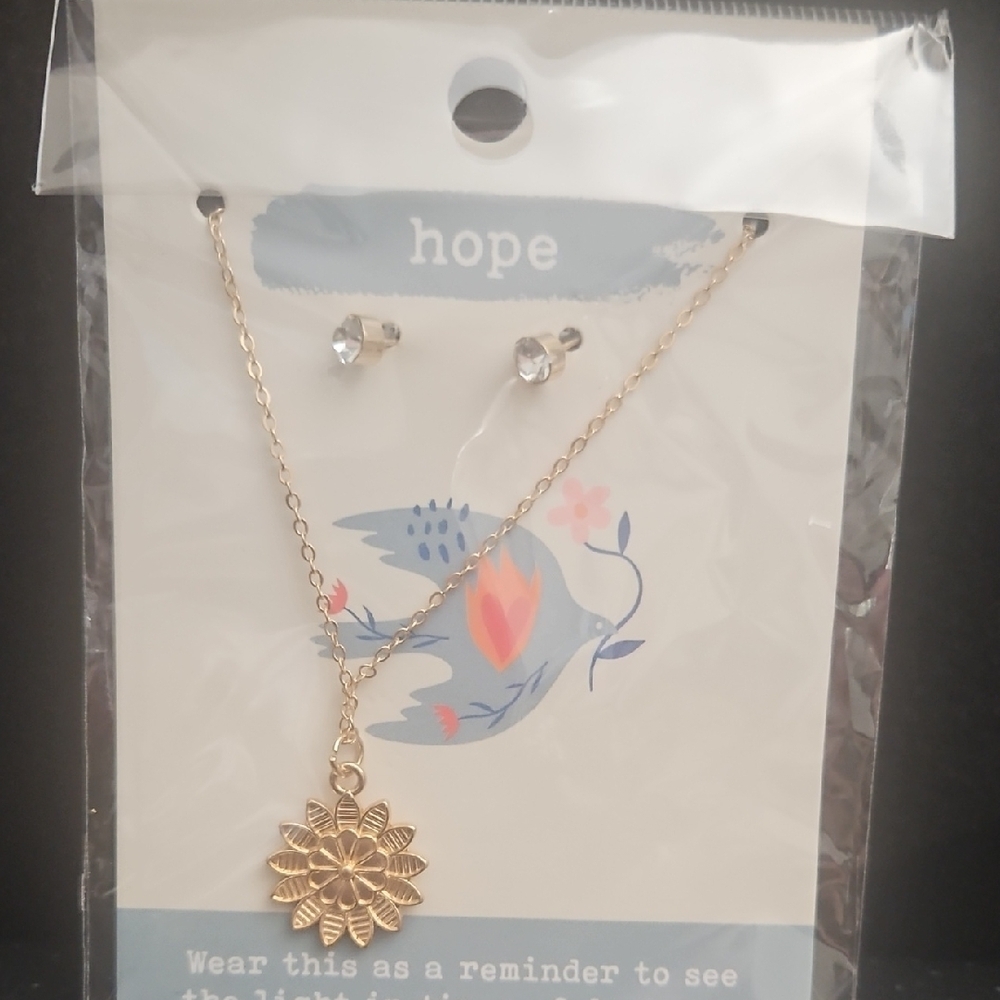 Gold Floral Pendant Necklace and Earring Set